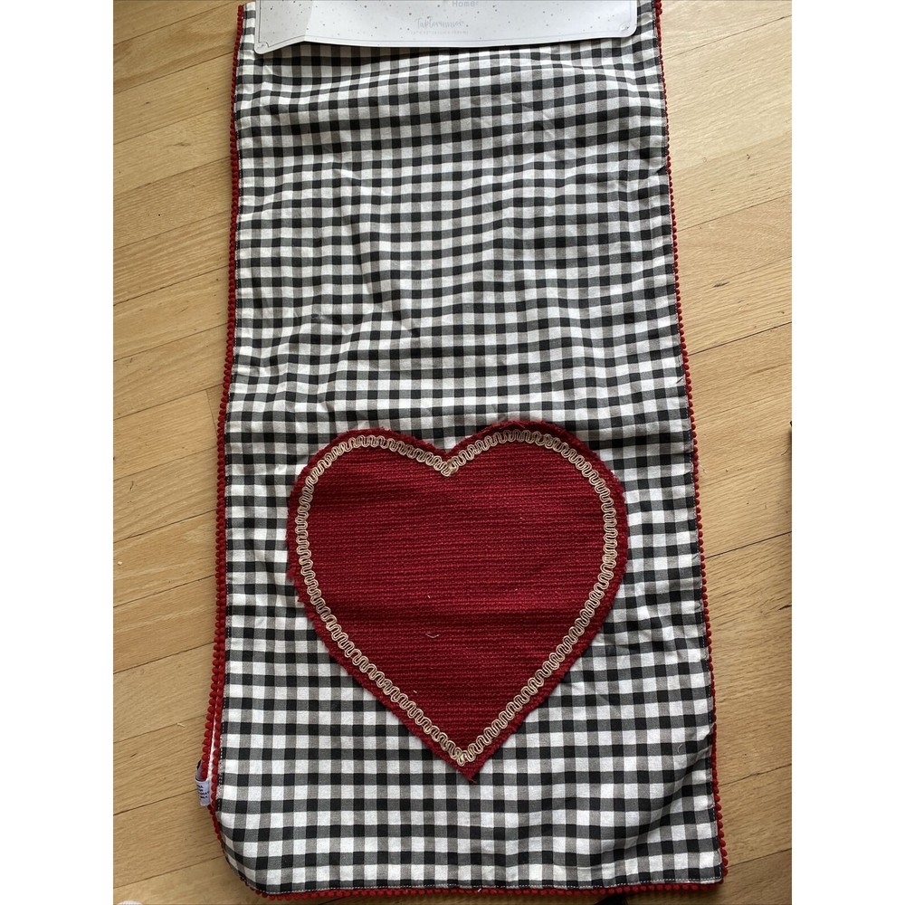 Nicole Miller Buffalo Plaid Heart Valentine’s Day Table Runner 16x72” Farmhouse